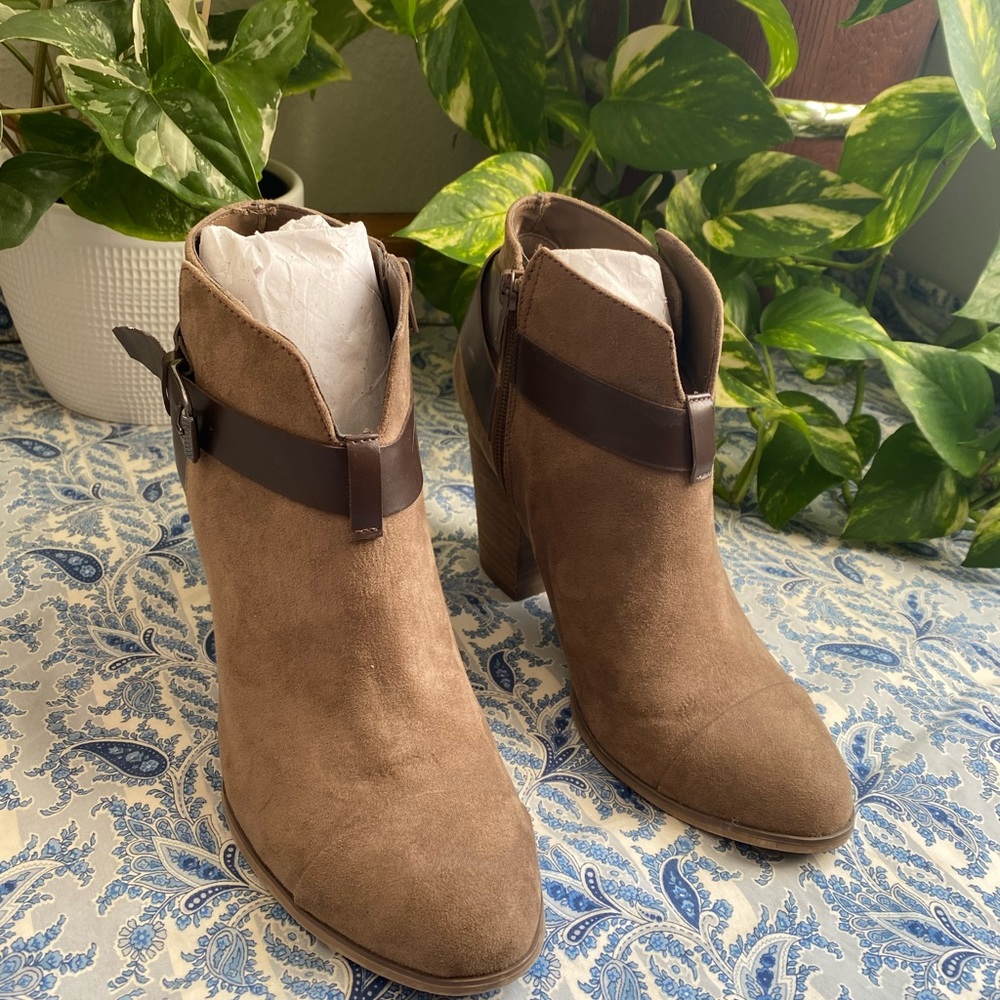 Carlos Ankle Boot Stacked Heel Strap Buckle Beige… - image 2